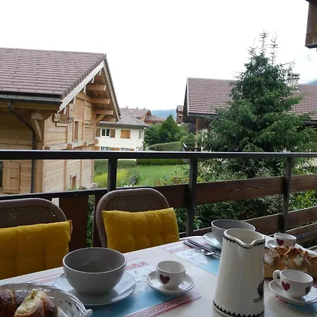 아파트 With Balcony Village Centre