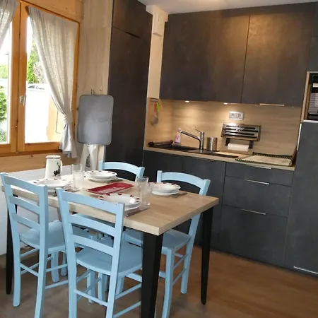 Appt Avec Balcon Centre Du Village Appartement *